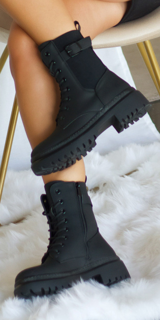 Trendy ancle boots to tie Black